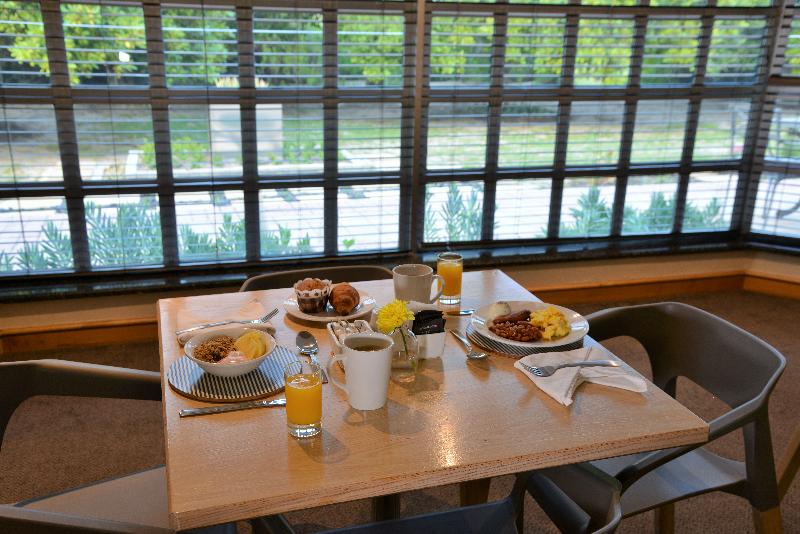 Отель Road Lodge Cape Town International Airport