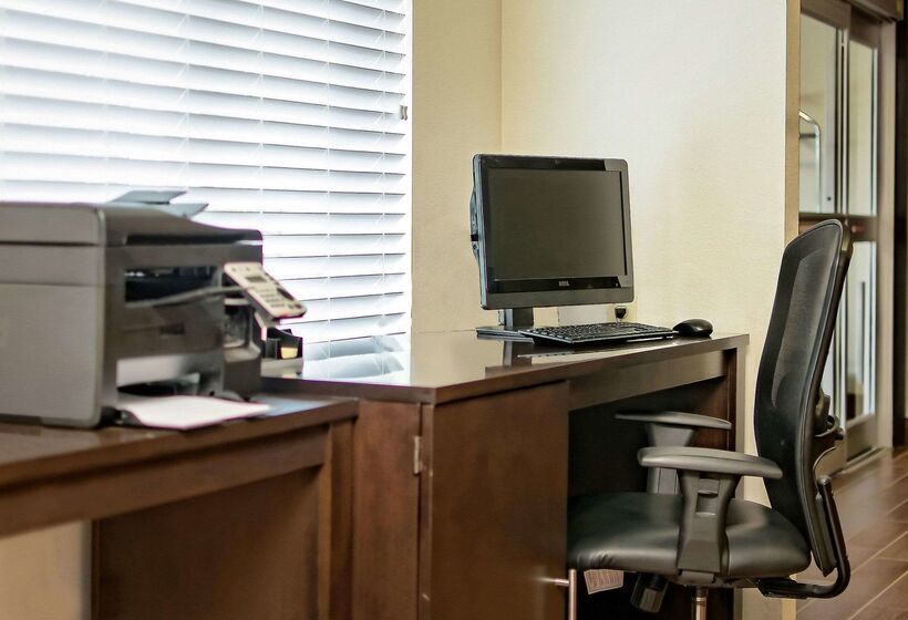 فندق Sleep Inn & Suites   Fort Scott