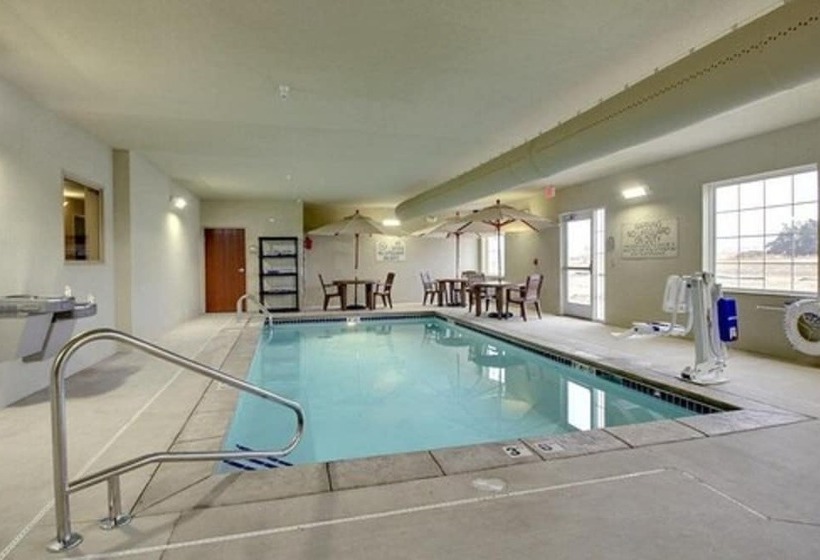 호텔 Stanton Inn And Suites