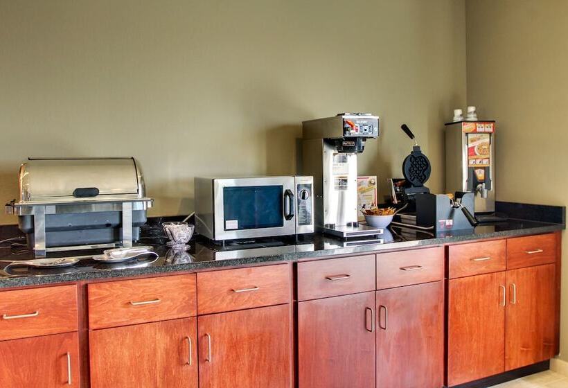 호텔 Stanton Inn And Suites