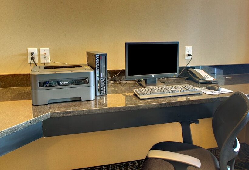 호텔 Stanton Inn And Suites