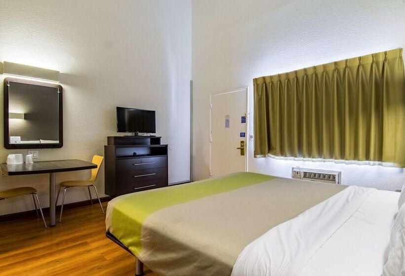 בית מלון כפרי Studio 6 Cypress, Ca