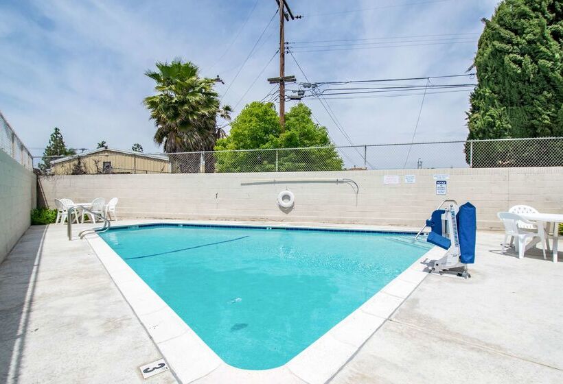 בית מלון כפרי Studio 6 Cypress, Ca