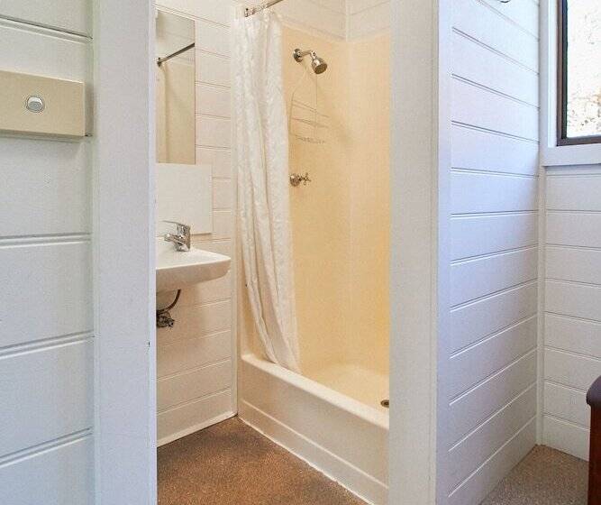 فندق Surfside Holiday Park