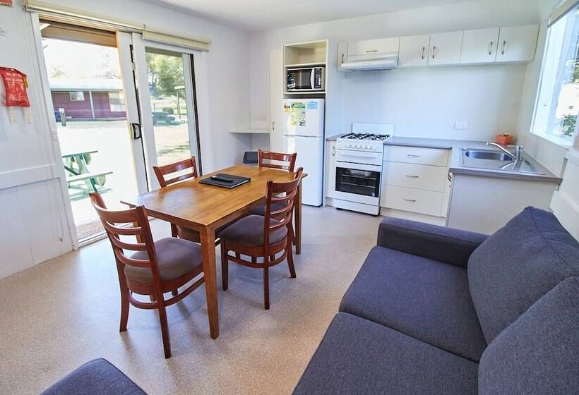 فندق Surfside Holiday Park