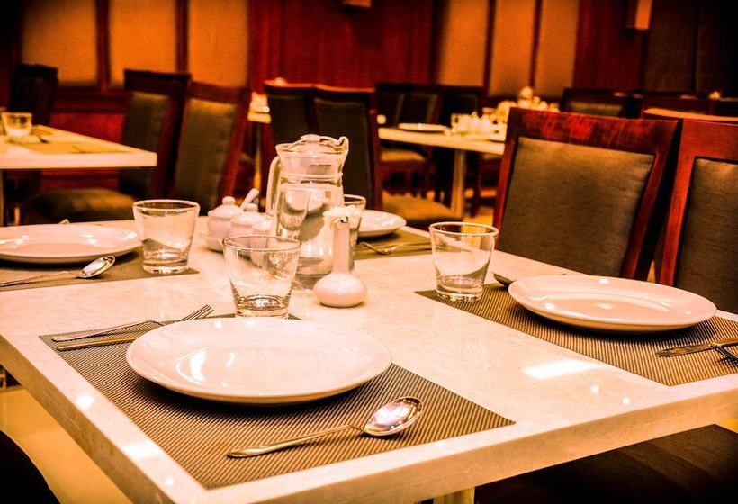 בית מלון כפרי The Gopinivas Grand