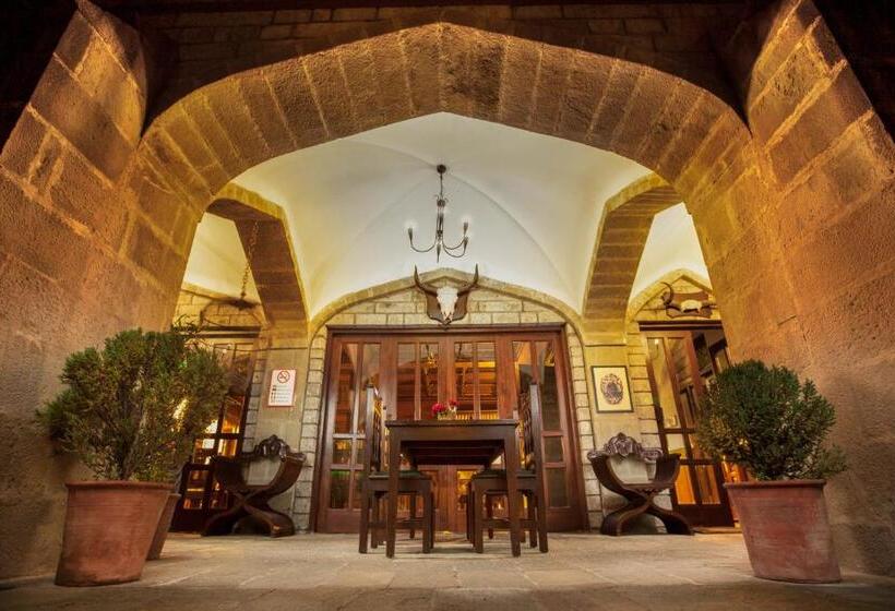 هتل The Himalayan