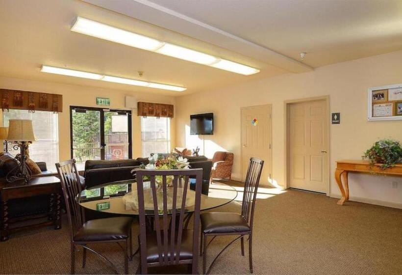 酒店 The Ridge Pointe