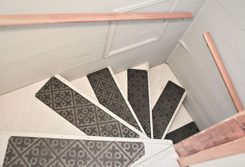 فندق The Seagrove Suites & Guest Rooms