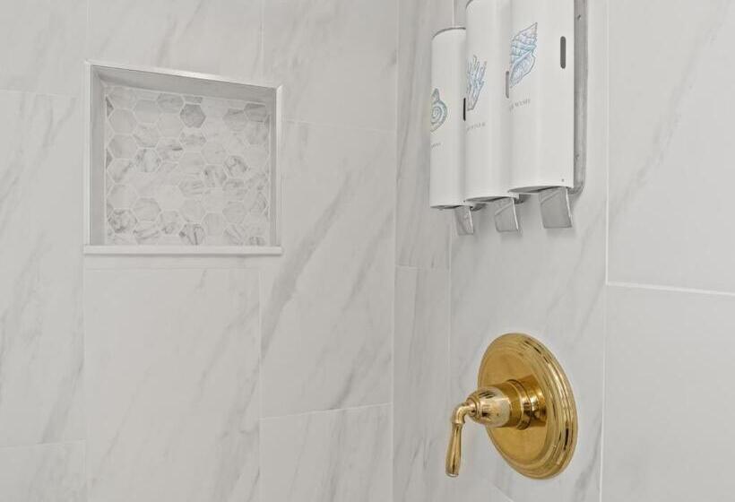 فندق The Seagrove Suites & Guest Rooms