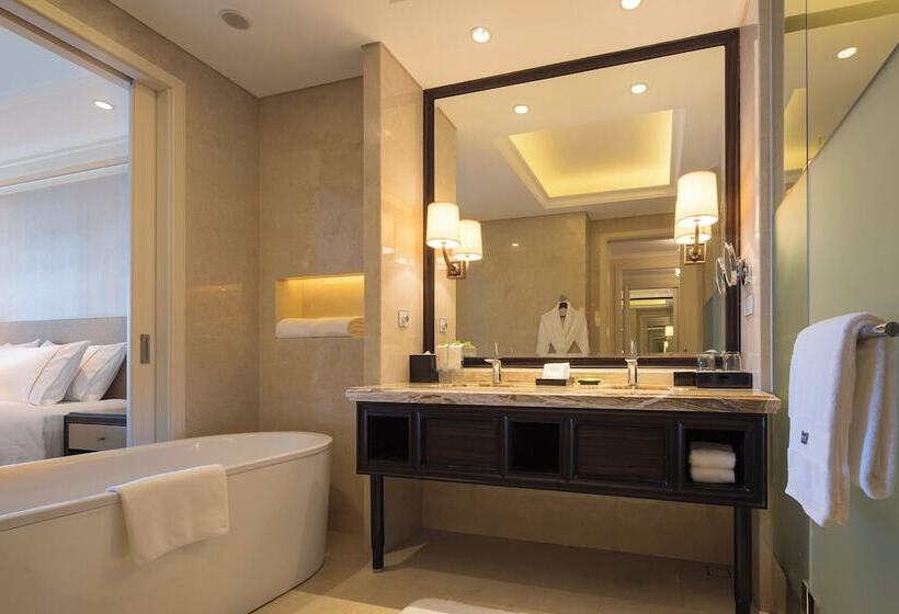 فندق The Westin Zhujiajian Resort, Zhoushan