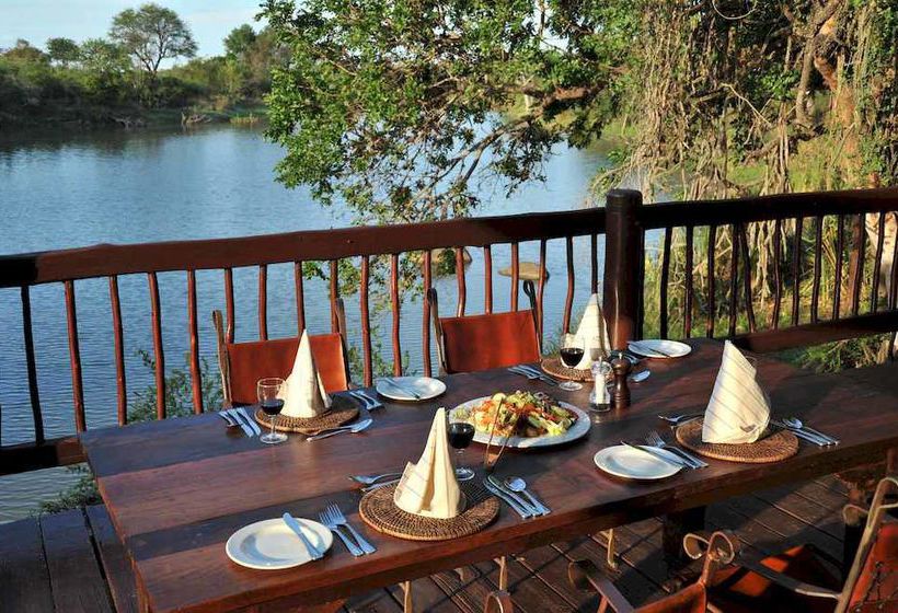 فندق Thornybush Waterside Lodge