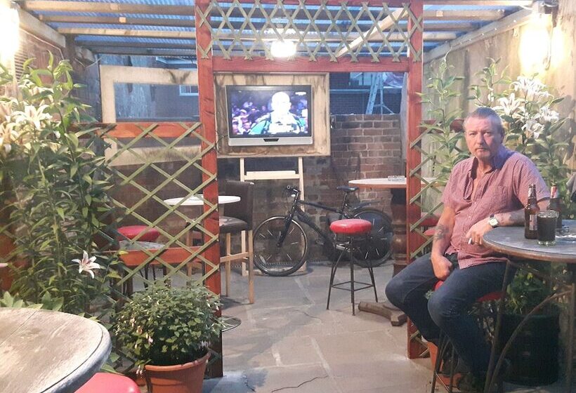 فندق Three Coopers