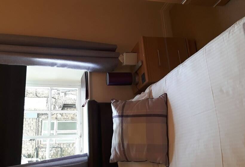 فندق Three Coopers