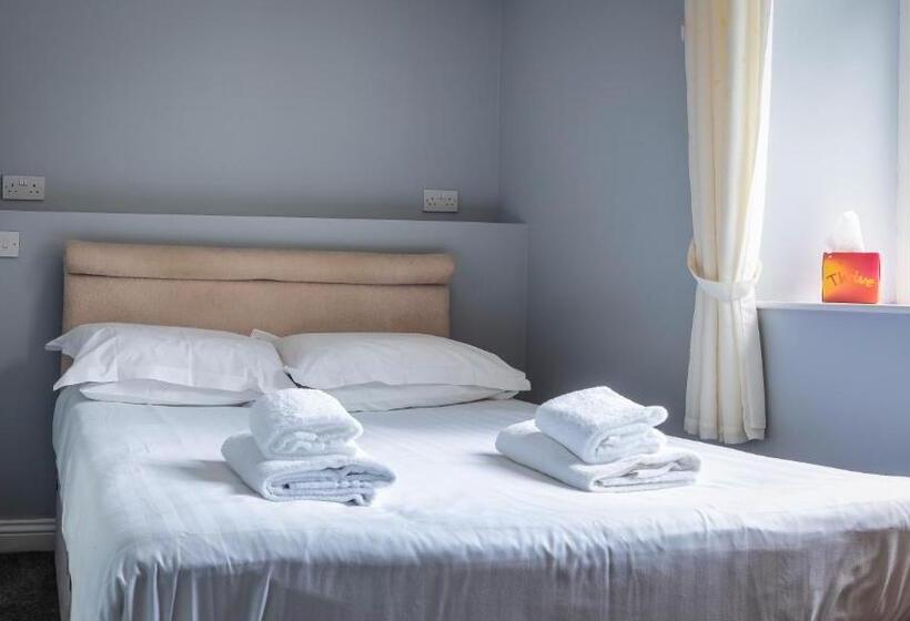 فندق Three Coopers