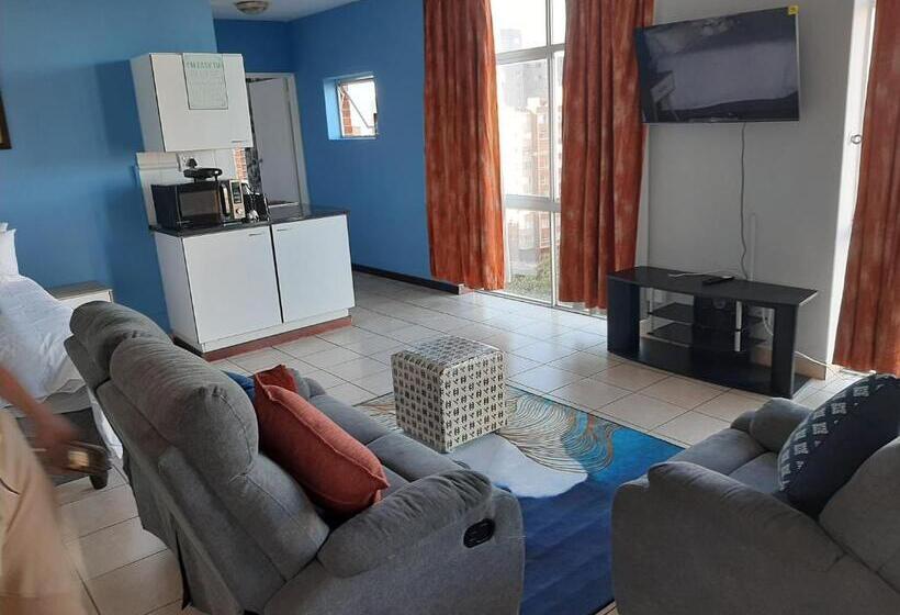 호텔 Unit 95 Oceanic Self Catering, North Beach