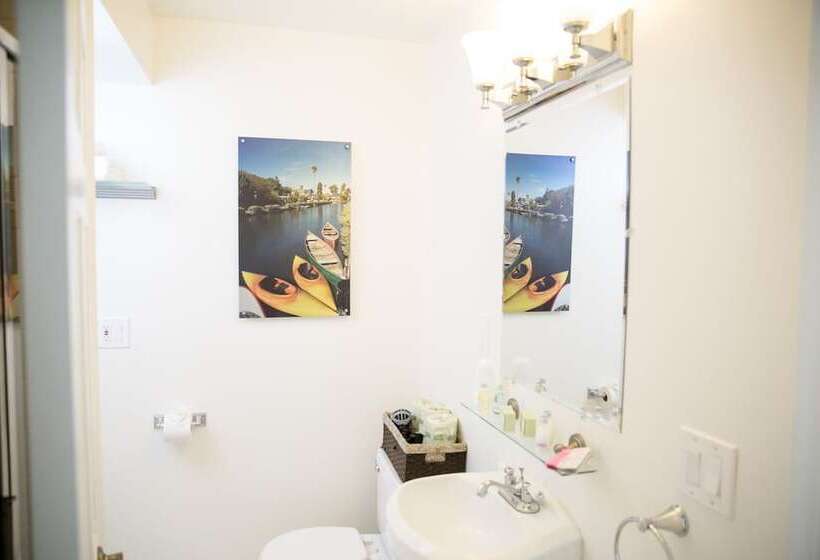 هتل Venice On The Beach