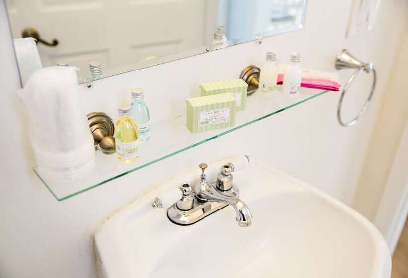 هتل Venice On The Beach