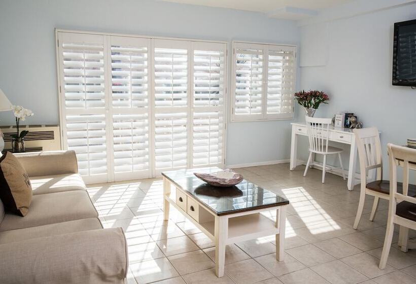 هتل Venice On The Beach