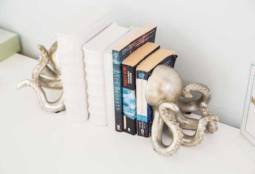 هتل Venice On The Beach