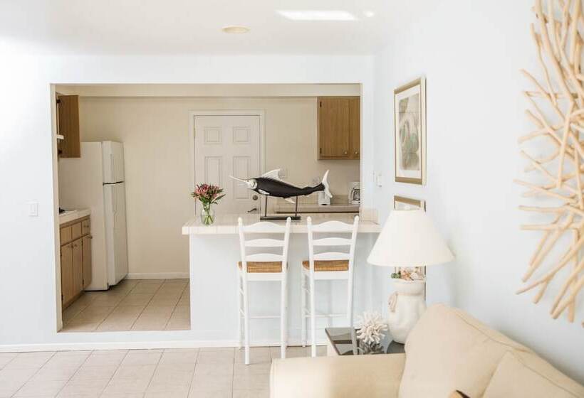 هتل Venice On The Beach