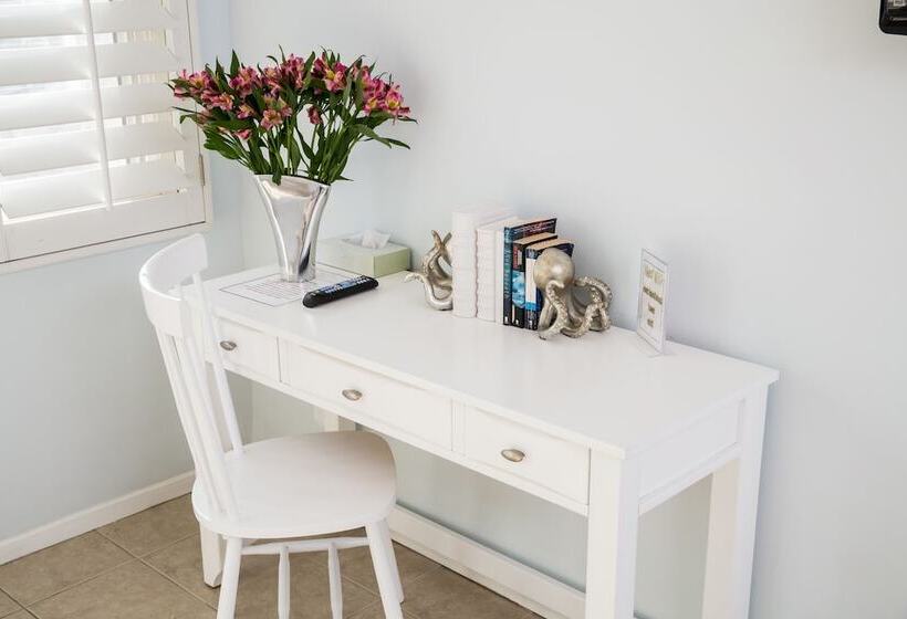 هتل Venice On The Beach