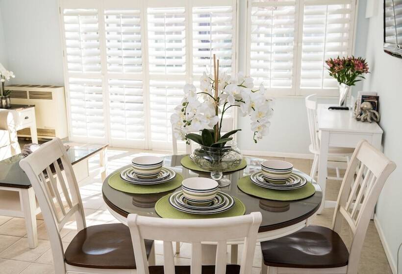 هتل Venice On The Beach