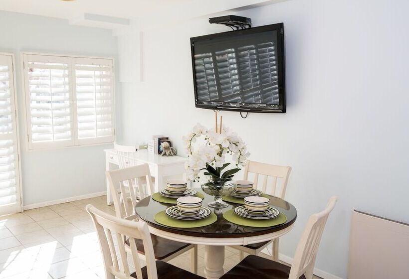 هتل Venice On The Beach