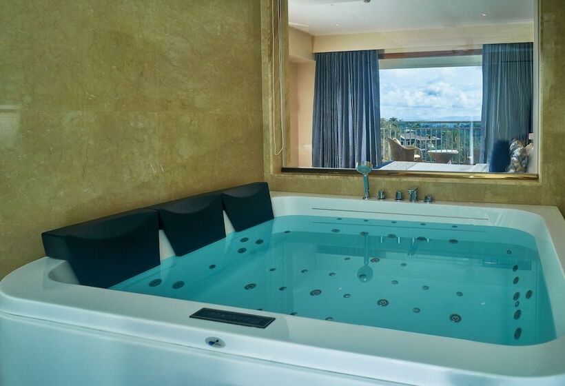 هتل Vibe Munnar Resort & Spa