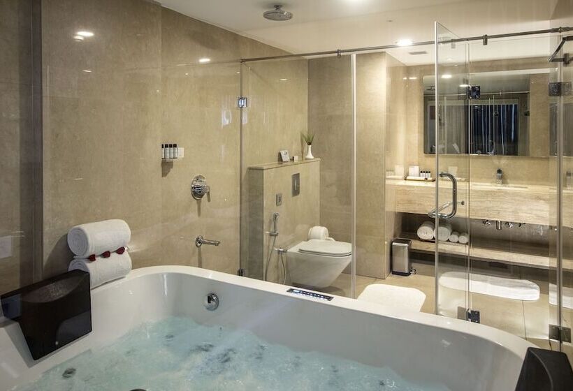 هتل Vibe Munnar Resort & Spa