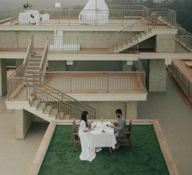 هتل Vibe Munnar Resort & Spa