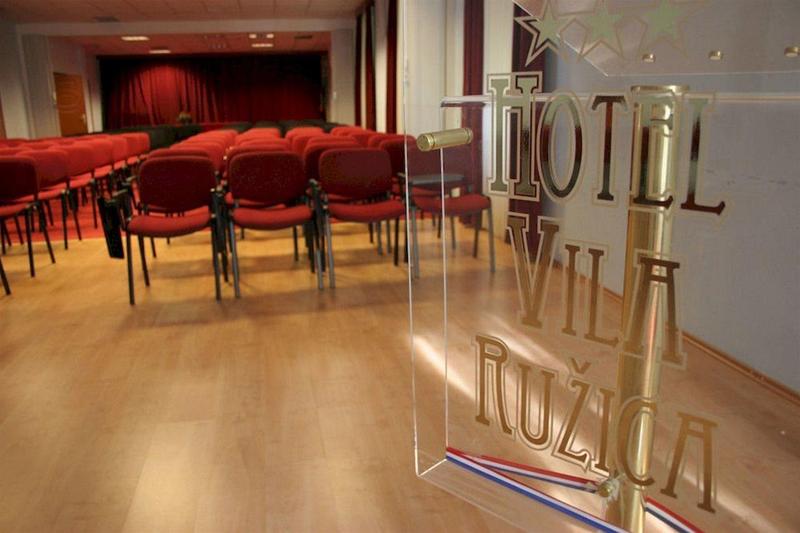 호텔 Vila Ružica Glavna Zgrada I Depandanse