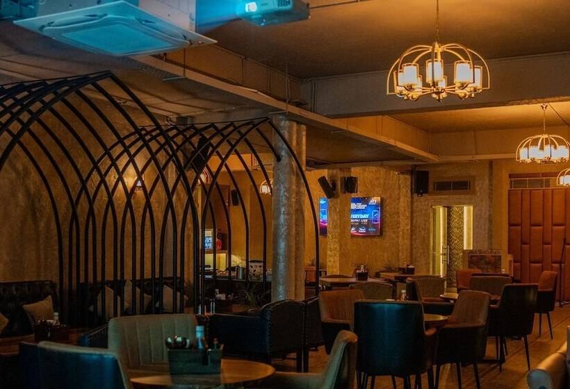 Отель Welcomheritage Traditional Haveli