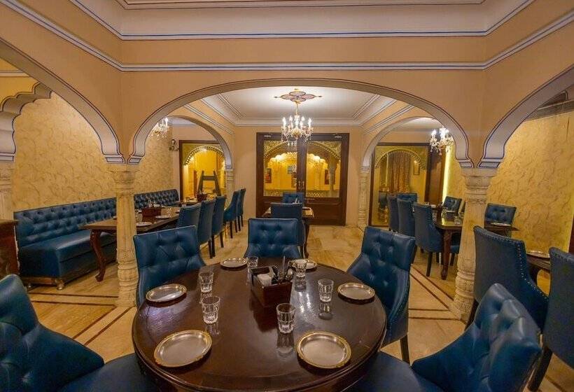 Отель Welcomheritage Traditional Haveli