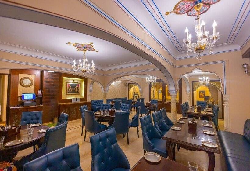 Отель Welcomheritage Traditional Haveli