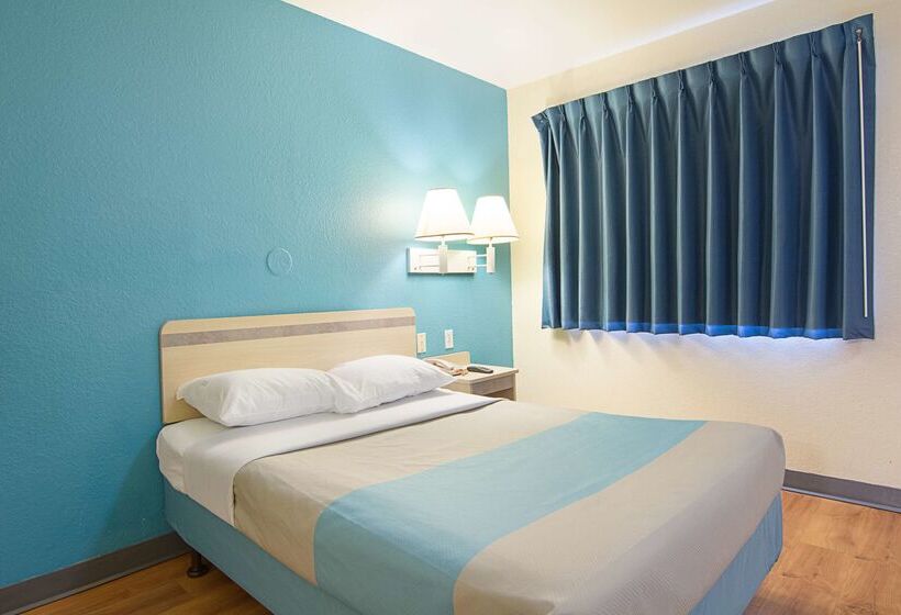 Motel 6 Fredericksburg, Va North