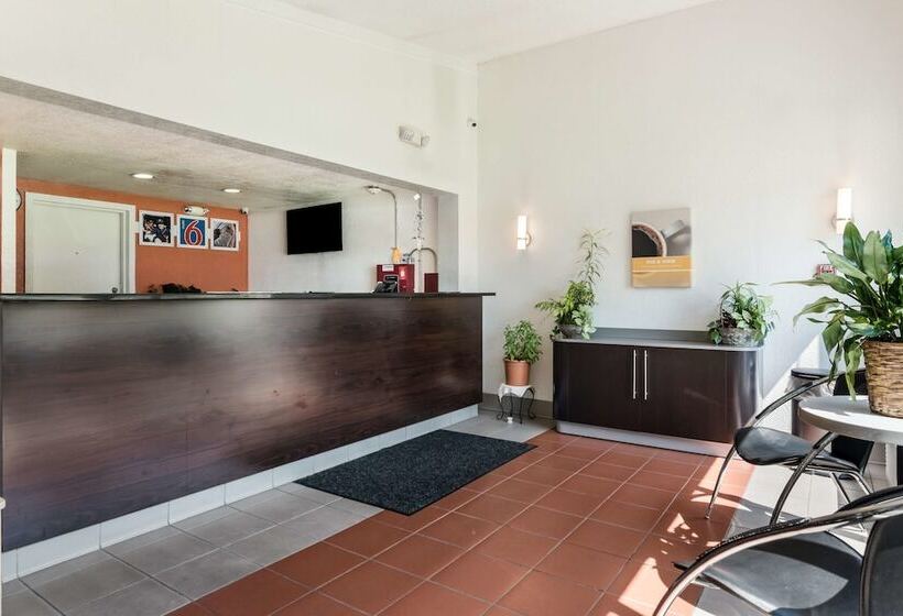 Motel 6 Newport News, Va