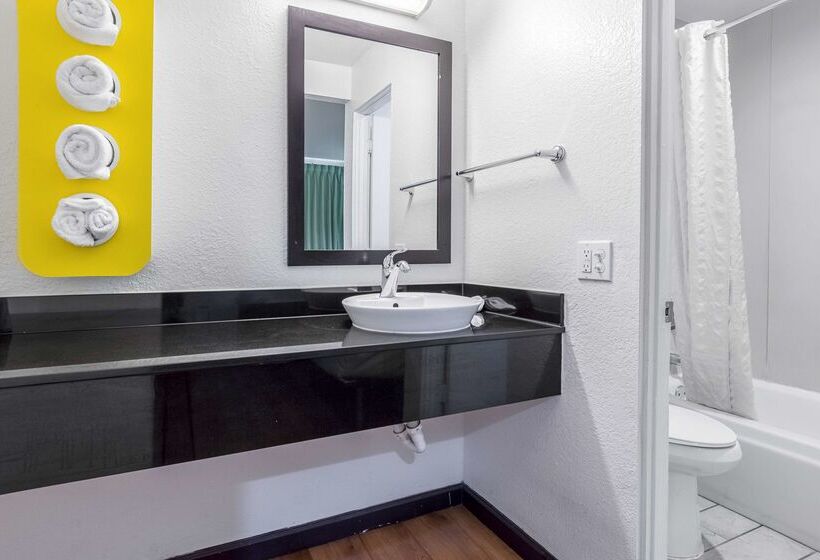 Motel 6 Riverside, Ca  Ucr East