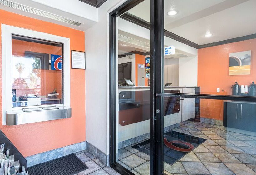 Motel 6 Riverside, Ca  Ucr East