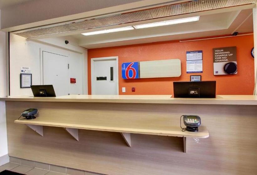 Motel 6 Altoona, Ia  Des Moines East