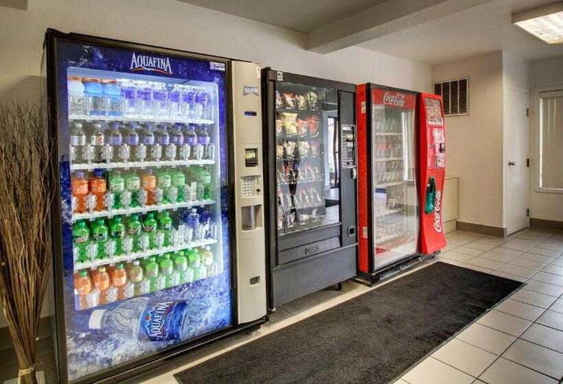 Motel 6 Altoona, Ia  Des Moines East