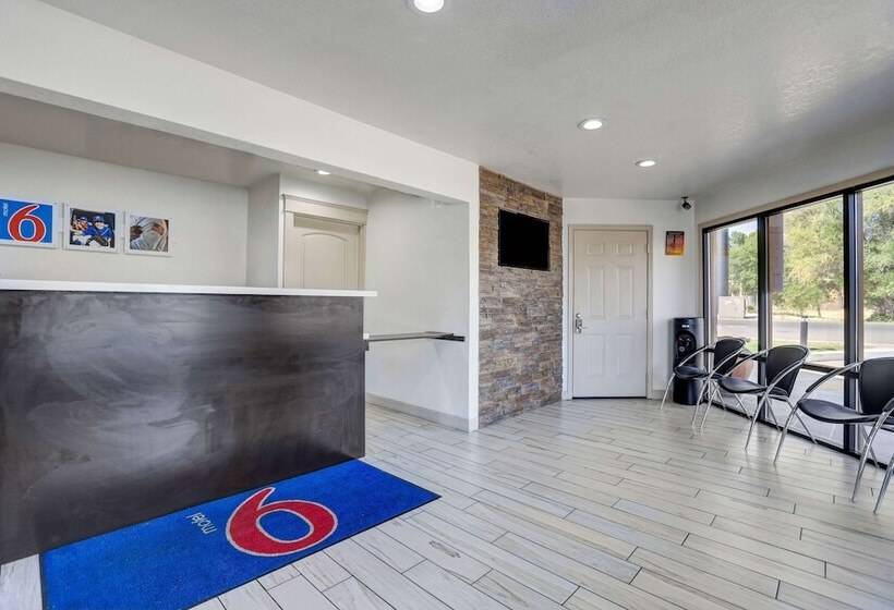 Motel 6anderson, Ca  Redding Airport