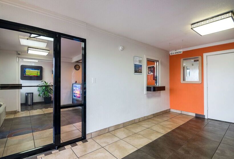 Motel 6 Anniston, Al