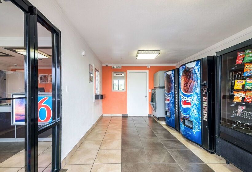 Motel 6 Anniston, Al