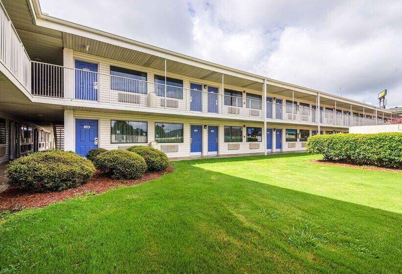 Motel 6 Anniston, Al