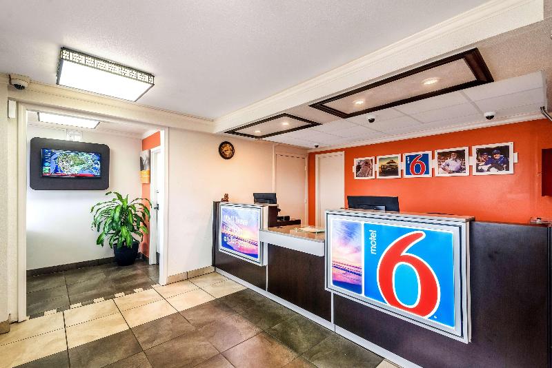 Motel 6 Anniston, Al