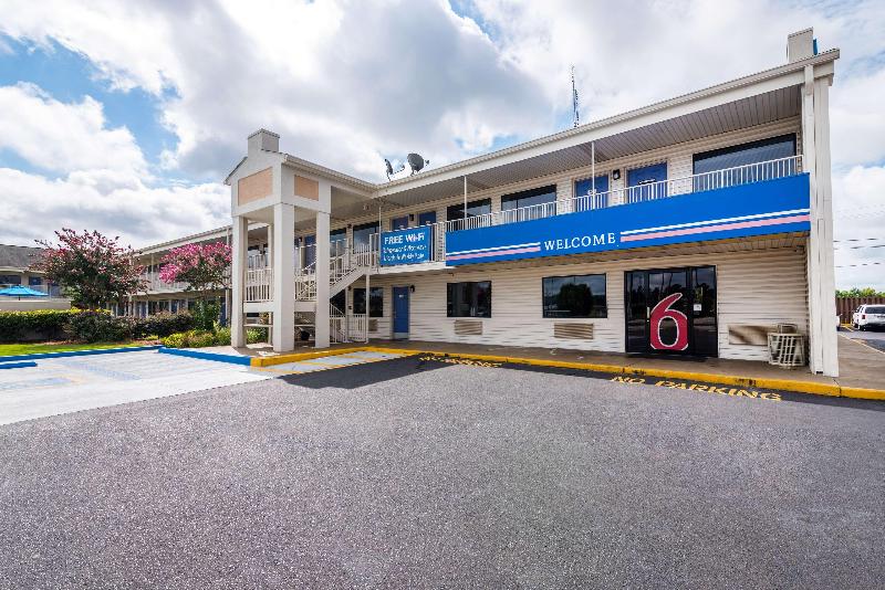 Motel 6 Anniston, Al