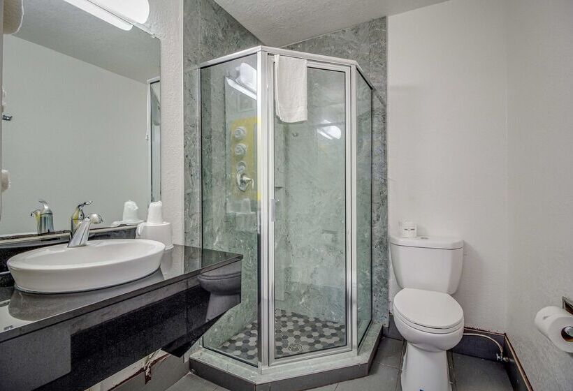 Motel 6 Conroe, Tx