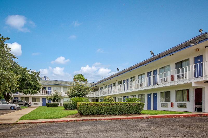 Motel 6 Conroe, Tx