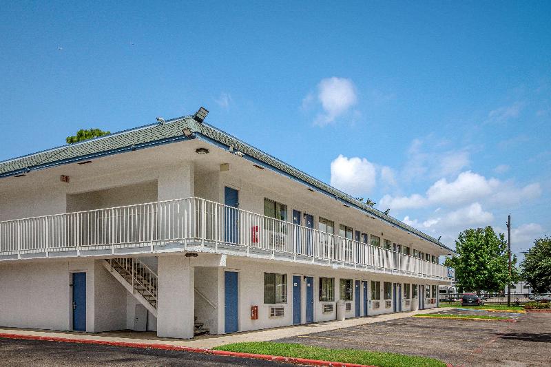Motel 6 Conroe, Tx